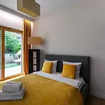 Urban - Luxury 2-bedroom, Mennica Residence&144 아파트 *