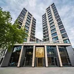 Urban - Luxury 2-bedroom, Mennica Residence&144 * 바르샤바