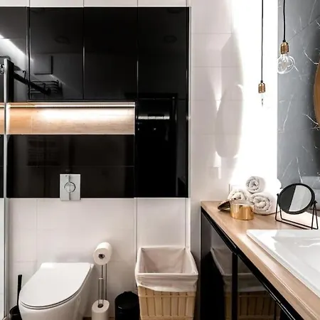 Close-golden - Luxury 2-bedroom, Mennica Residence&144 Warsaw