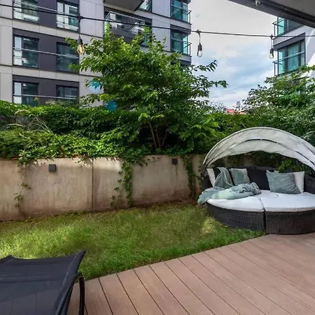 Close-golden - Luxury 2-bedroom, Mennica Residence&144 Apartment