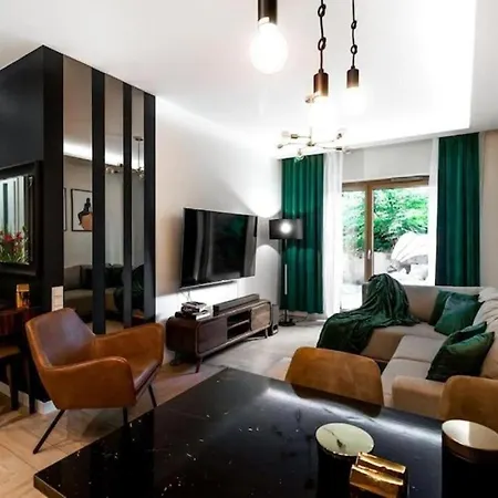 Urban - Luxury 2-bedroom, Mennica Residence&144 דירה ורשה