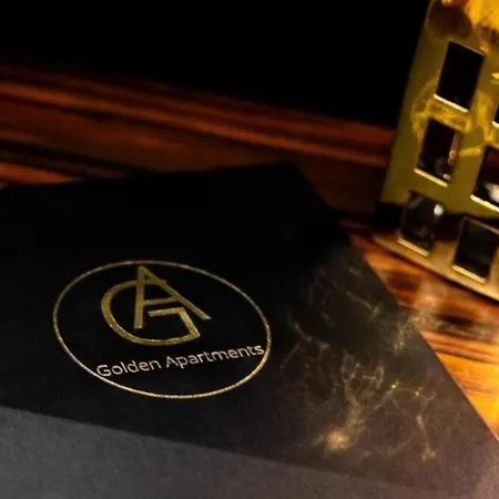 Close-golden - Luxury 2-bedroom, Mennica Residence&144 * Warsaw