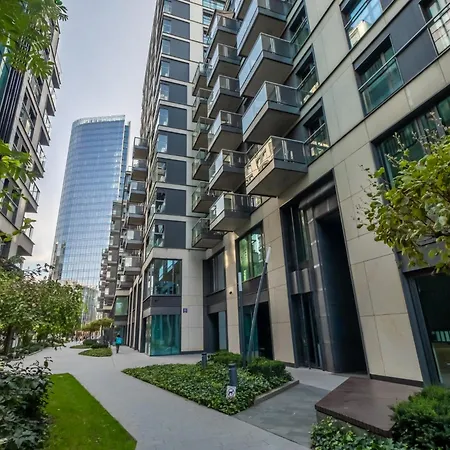 Urban - Luxury 2-bedroom, Mennica Residence&144 דירה ורשה