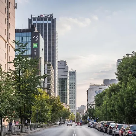 דירה Urban - Luxury 2-bedroom, Mennica Residence&144 ורשה