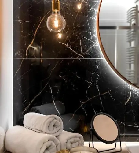 Close-golden - Luxury 2-bedroom, Mennica Residence&144