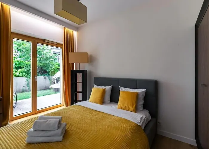 Close-golden - Luxury 2-bedroom, Mennica Residence&144 Apartmán Varšava