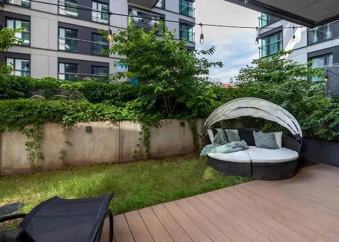 Close-golden - Luxury 2-bedroom, Mennica Residence&144 Apartmán