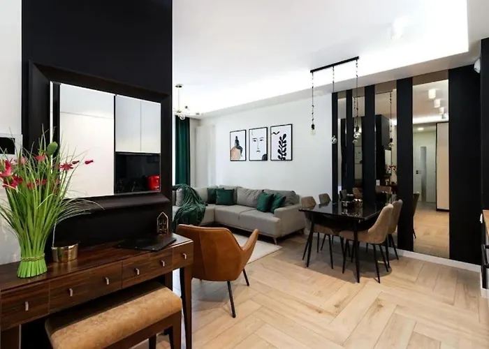 Close-golden - Luxury 2-bedroom, Mennica Residence&144 * Warsaw