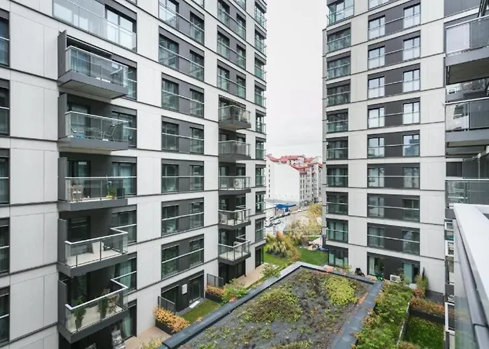 Close-golden - Luxury 2-bedroom, Mennica Residence&144 * Warsaw