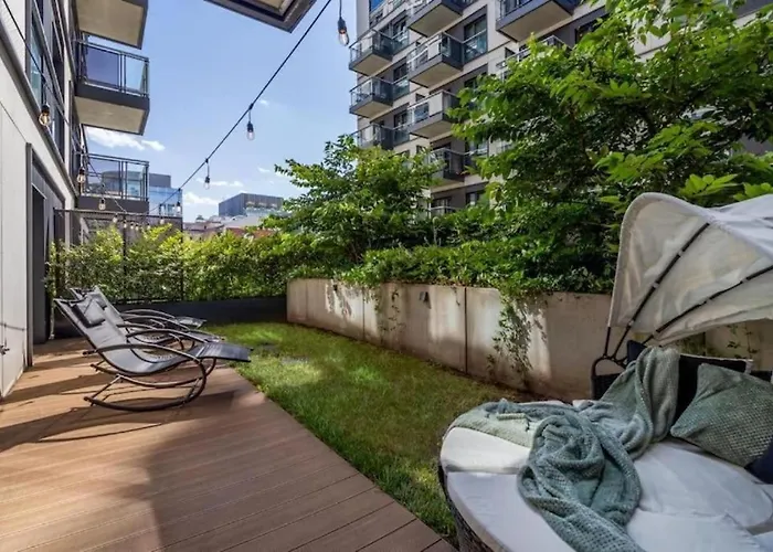 Close-golden - Luxury 2-bedroom, Mennica Residence&144