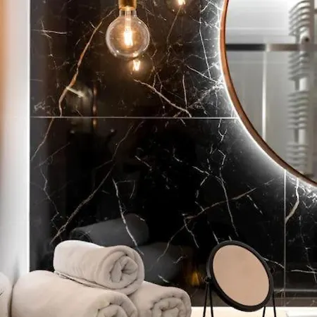 Close-golden - Luxury 2-bedroom, Mennica Residence&144