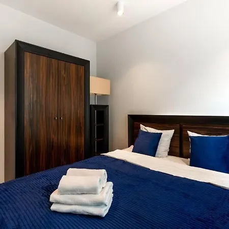 Close-golden - Luxury 2-bedroom, Mennica Residence&144 דירה *