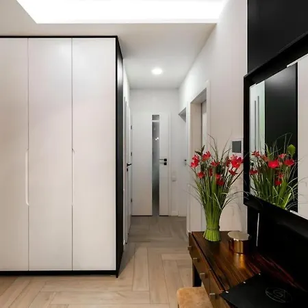 Close-golden - Luxury 2-bedroom, Mennica Residence&144 דירה