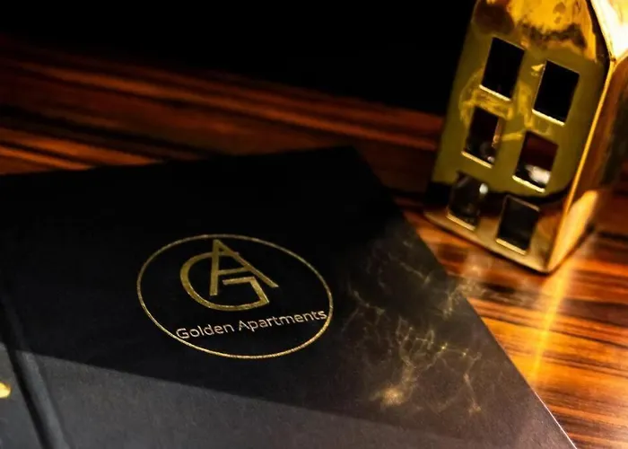 Close-golden - Luxury 2-bedroom, Mennica Residence&144 Varsavia